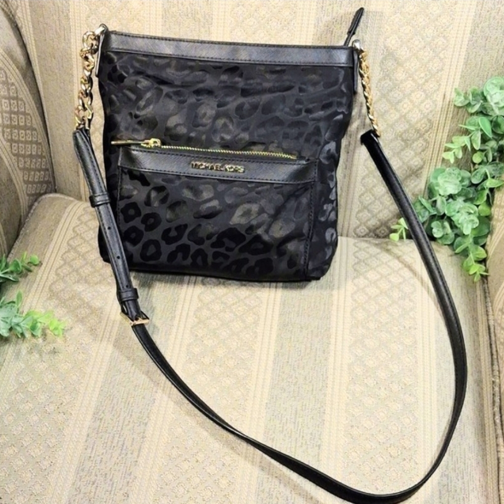 Michael Kors Morgan Medium  Messenger Crossbody Bag